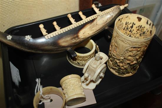 Group of ivory and horn items